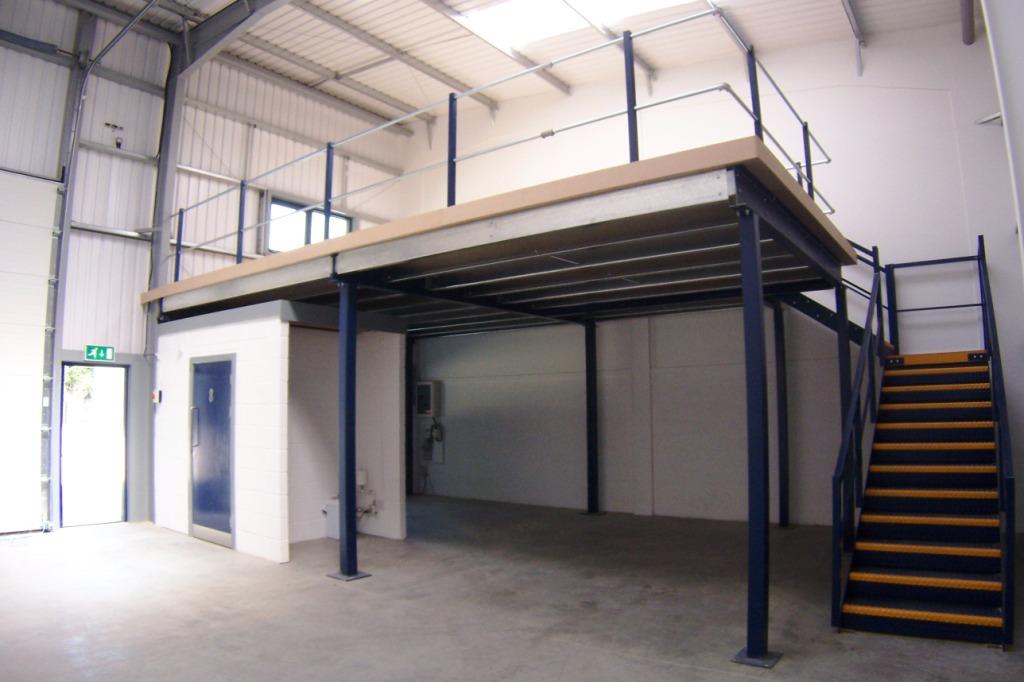 Steel mezzanine floor